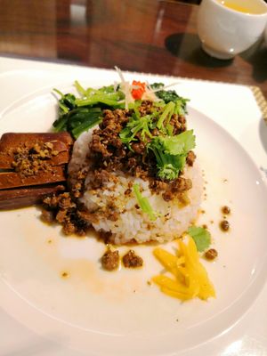 Homely Asian style at Meimen FángKōngDòng 梅門防空洞 in Taipei