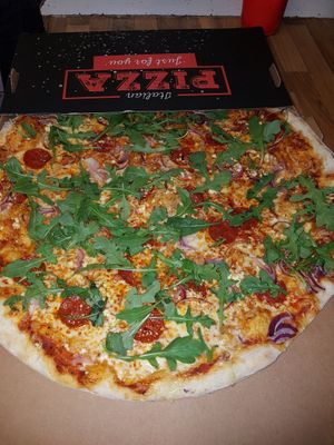 Paras omavalinta pizza 😋🌱🍅🌶🍕🍟 at Jyvaskylan Kebab in Jyvaskyla