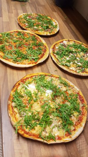 Vöner pizza rukolalla. at Jyvaskylan Kebab in Jyvaskyla