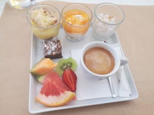 Vegan café gourmand at Omelette Delice in La Rochelle