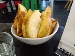 Potato wedges at Prana Cafe in Leicester
