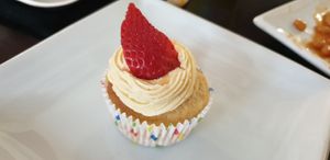Cupcake at Prana Cafe in Leicester