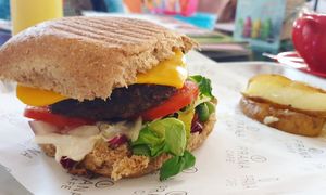 Quarter pounder at Prana Cafe in Leicester
