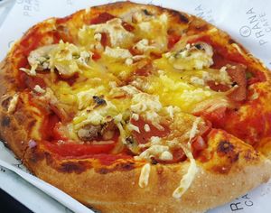 Spicy pepperoni pizza at Prana Cafe in Leicester