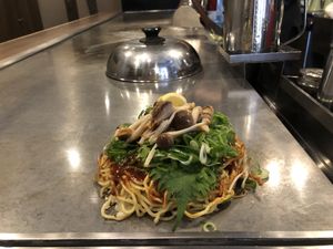 Vegan okinomiyaki with soba and mushrooms  at Kamehameha - かめはめは in Kyoto