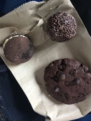Choc chip cookie, Oreo cookie (vegan) bliss ball (vegan) at Indiana vegan Cafe & Yoga in Langkawi