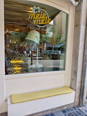  at Melemele Burguer in Zarautz