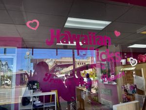 Sign outside  at Hawaiian Licks in Hilo