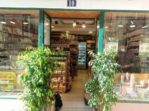 Entrada da loja at Bomercado in Lisbon