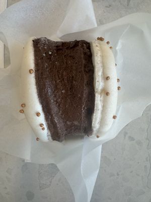 Vegan macron ice cream sandwich   at Bake My Day in Copenhagen