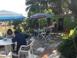 Riverside by the Ping River at Galare Guesthouse Veggie Hut - Maybe closed in Chiang Mai