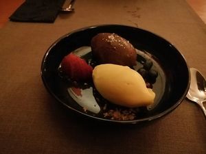 Mousse e gelado de manga vegan at Terra Restaurant in Sagres