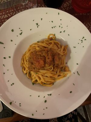 aaaaamazing linguine with bolognese at Terra Restaurant in Sagres