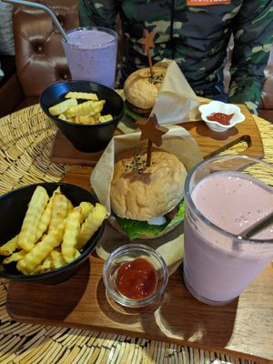Burger sets at Milhanjum 밀한줌 - Jungang Station in Busan