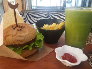 burger and green smoothie  at Milhanjum 밀한줌 - Jungang Station in Busan