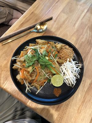 pad thai  at Everflow in Koh Chang