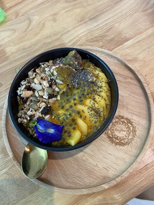 Papaya Mango smoothie bowl  at Everflow in Koh Chang