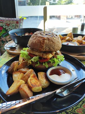 Tempeh burger at Everflow in Koh Chang