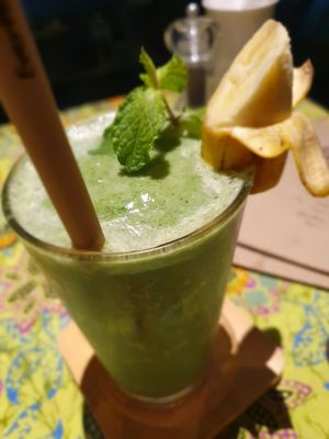 Fruit Shake: Rec11 at Everflow in Koh Chang