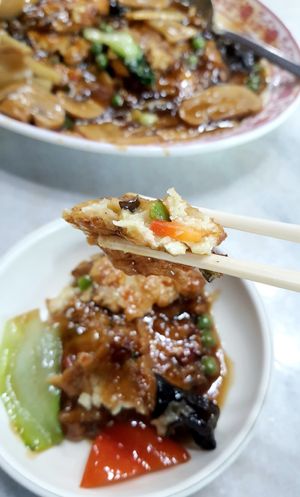 Veggie Meat balls - close-up at Taehwawon 태화원 in Incheon