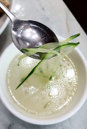 complimtentary cucumber soup - close-up at Taehwawon 태화원 in Incheon