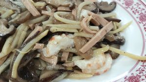 vegan Yusanseul 채식류산슬 - close-up at Taehwawon 태화원 in Incheon