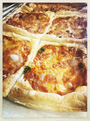 Herby Tomato mozzarella pizza puffs #Veganuary at Karmic Cakery in Berwick-upon-tweed