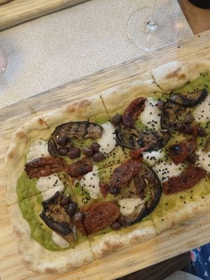 Tricolore vegan pizza at Il Fornaccio in Arzua