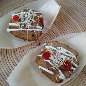 Montaditos morunos de seitán at AguaViento WaterWind - Food Truck in Cadiz