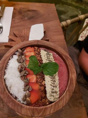 Uluwatu smoothie bowl at Ingka in Kerobokan Kelod