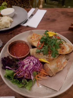 Veggie spring rolls at Ingka in Kerobokan Kelod