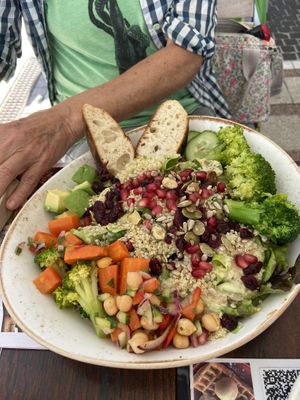 Superfood Salad at Zeil Kitchen in Frankfurt