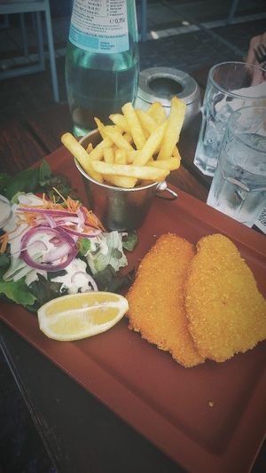 Schnitzel vegan con patatine at Zeil Kitchen in Frankfurt