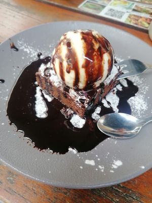 Brownie con gelato alla vaniglia at Zeil Kitchen in Frankfurt
