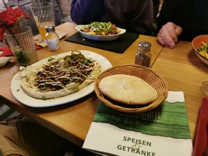 Shawarma Teller at Zeil Kitchen in Frankfurt