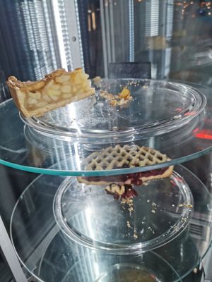 Apfel-und Kirschkuchen at Zeil Kitchen in Frankfurt