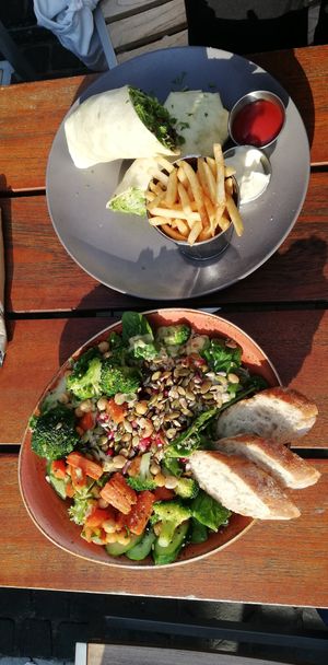 Superfood Salad and Falafel Wrap at Zeil Kitchen in Frankfurt