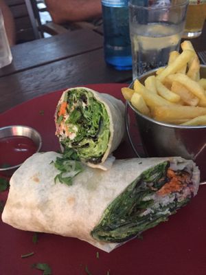Ceasar wrap with dips and fries (8,40€) at Zeil Kitchen in Frankfurt