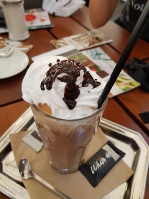 Eisschokolade 🤤 at Zeil Kitchen in Frankfurt