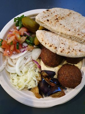 Falafel Plate 5,50€ at Zeil Kitchen in Frankfurt
