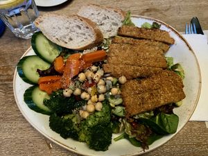 Superfood Salat plus Schnitzel- soooo good! at Zeil Kitchen in Frankfurt