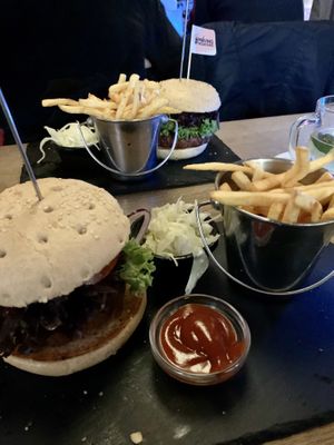 Moving Mountains and beyond burger 🍔  at Zeil Kitchen in Frankfurt
