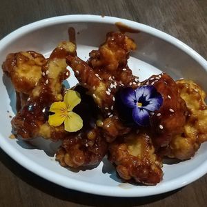 Sticky cauliflower with sesame seeds at Little Turtle in Enmore