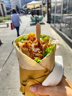 Vegan piadina con straccetti di soia, Mayo, insalata e cipolla fritta at Veg-MI Trike in Milan