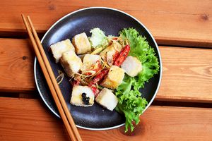 Appetizer - "Salty cubes" at Nora's Garden in Berlin