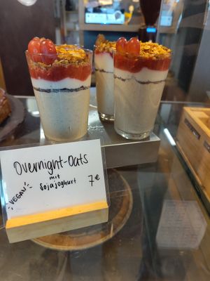 Sweet vegan breakfast option at Fama Cafe & Manufaktur in Weimar