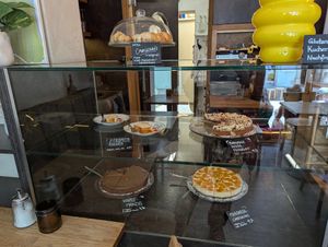 Kuchenauswahl at Fama Cafe & Manufaktur in Weimar