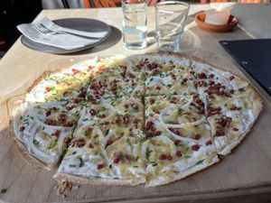 Flammkuchen Straßburger Art (vegan)  at Le Feu in Bielefeld