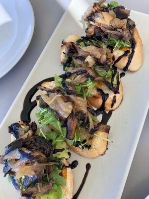 Mushroom bruschetta at Katharos Lounge in Santorini