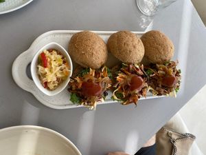 Mini burgers at Katharos Lounge in Santorini